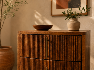 How to Choose the Perfect Nightstand for Your Bedroom